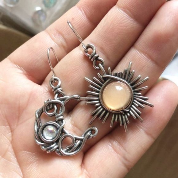 Bohemia Fashion Sun And Moon Earrings Silver Color Round Crystal Drop Earrings - Picture 3 of 3